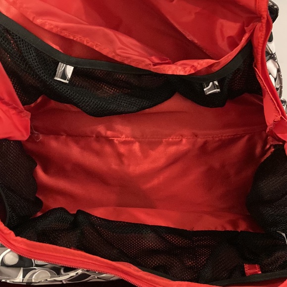 Amazing Diaper Bag! - Picture 4 of 7